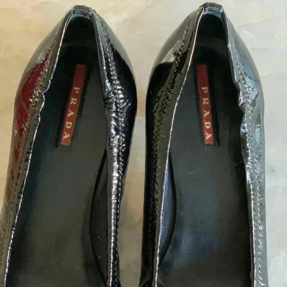 PRADA black patent classic pump heels size 39.5 kitten - Picture 9 of 9